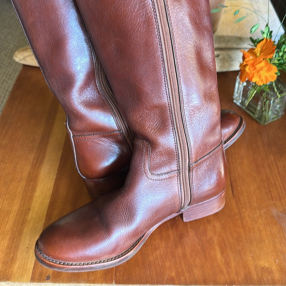 Tory Burch Kieran gold logo brown leather tall equestrian/riding boots. Size 6.5 - Picture 9 of 15